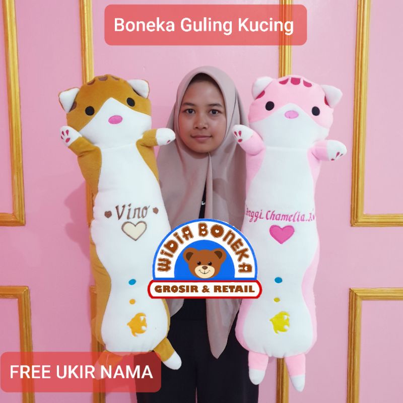 UKIR NAMA BONEKA GULING KUCING CANTIK 70 cm