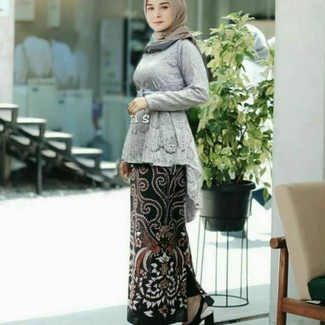 Set kebaya brokat/ kebaya kartini/ kebaya brokat modern /set kebaya brokat halus