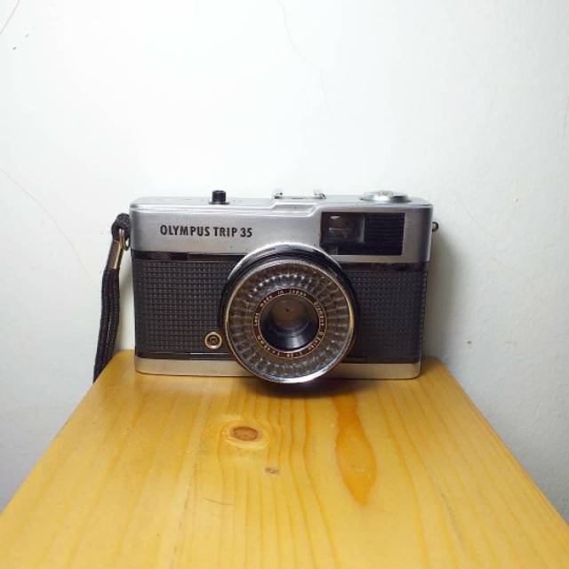 LOCAL ANALOG - Kamera Analog Rangefinder Olympus Trip 35 - Kamera film 35mm