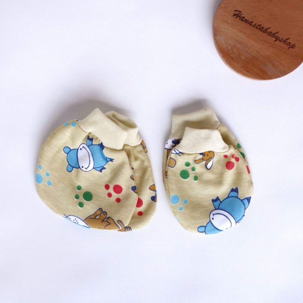 1 Set Sarung Tangan dan Kaki Bayi Newborn Motif