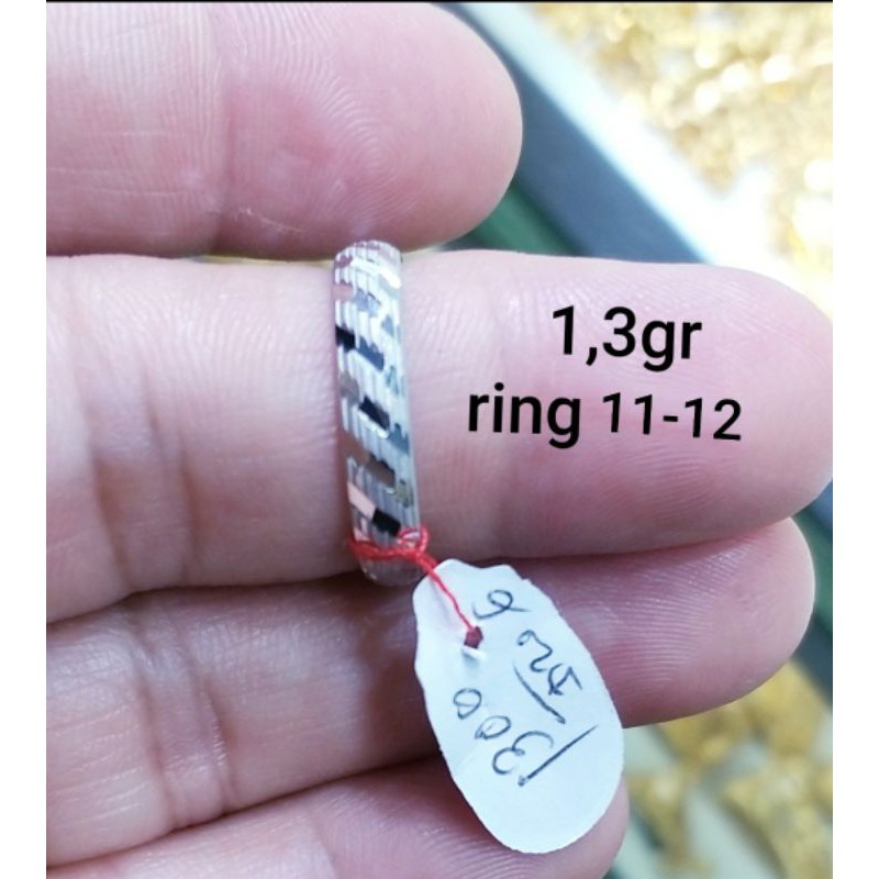 Cincin ukir emas putih kadar 75%