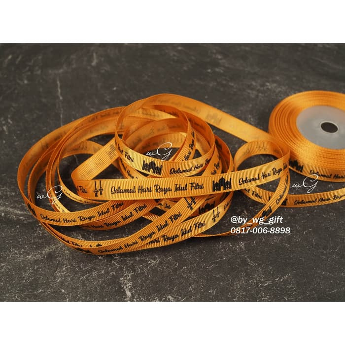 

Pita Idul Fitri -GrossGrain- Coklat ; Lebar 1.2cm ;Panjang 20 yard