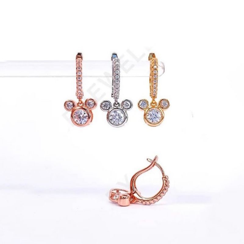 anting Mickey Wynn replika berlian lapis emas