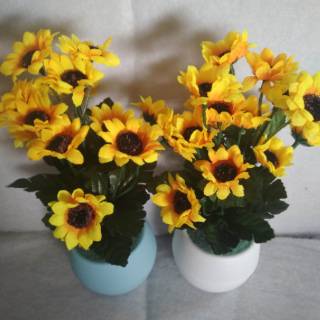 Bunga  Matahari Artifisial Pot  dengan 14 Kelopak Bunga  