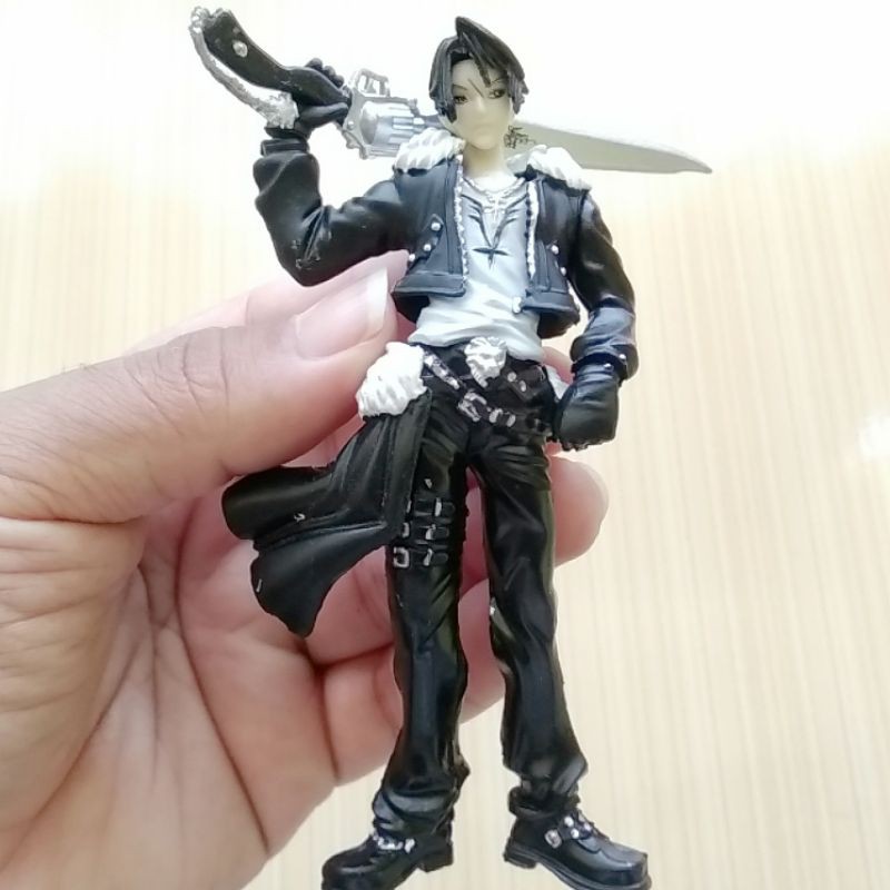 Mainan / Pajangan Figure Squall Leonhart Final Fantasy Toys Bekas