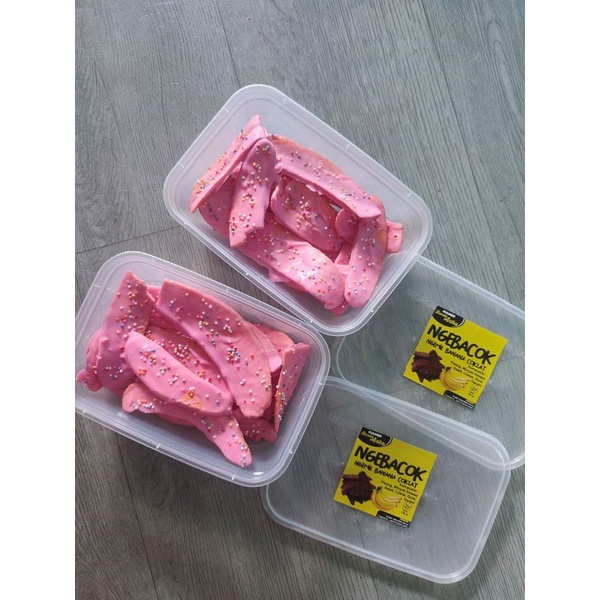 

NGEBACOK LUMER STRAWBERRY KRIPIK PISANG MANDI COKLAT