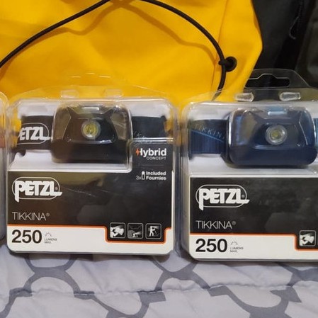 PETZL TIKKINA HEADLAMP 250 LUMENS BLACK ORIGINAL