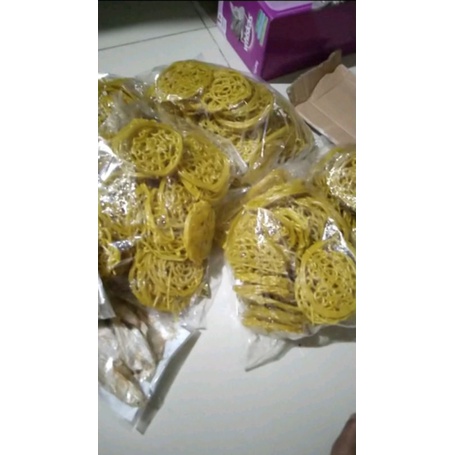

kerupuk mie 250gr /kerupuk mentah