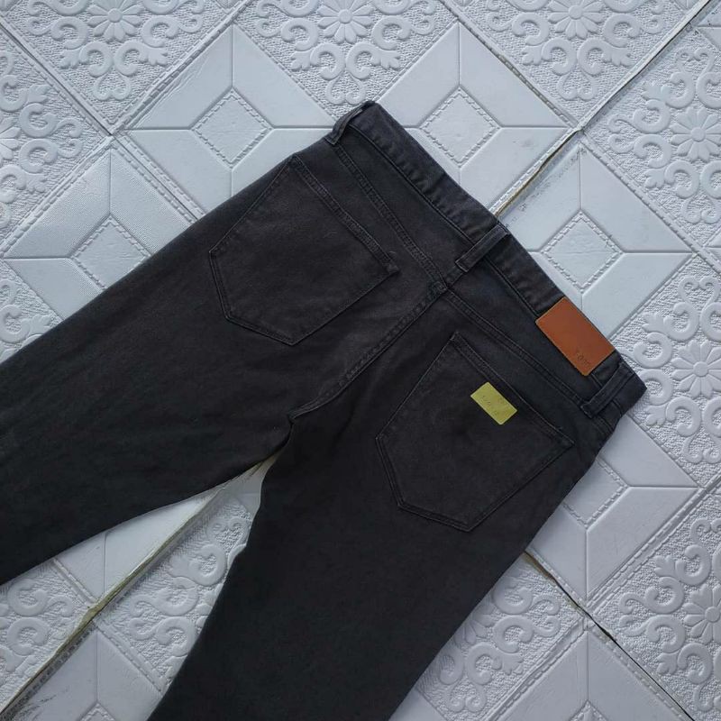 celana jeans pria uniqlo T-000 sz 33