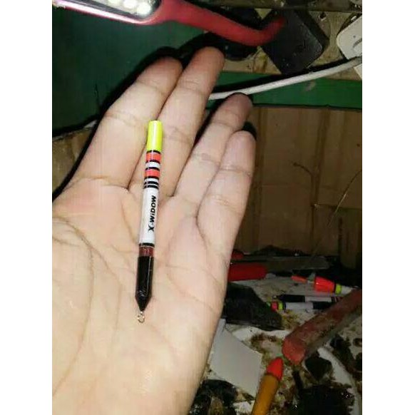 ¢Terlaku,,я Pelampung fosil getah katilayu яя