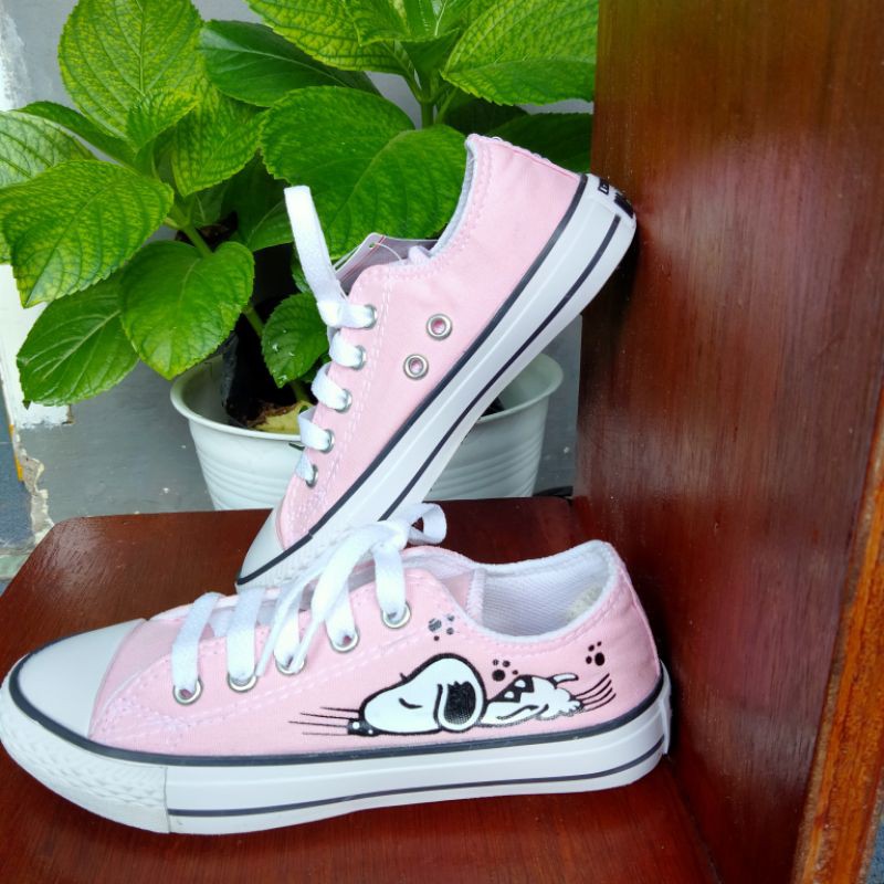 Sepatu Anak Perempuan Snoopy Tali