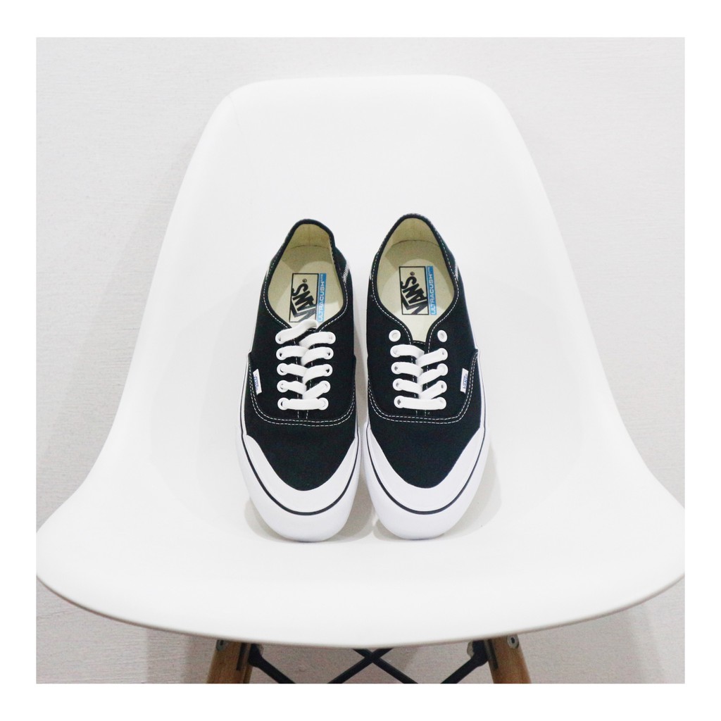 Vans Authentic SF Black & White