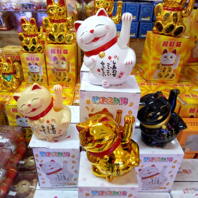 Pajangan kucing /pajangan kucing / hiasan rumah / kucing keberuntungan /pajangan /hadiah /kado