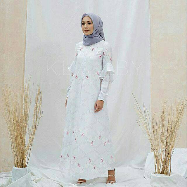 Amara Dress WEARING KLAMBY