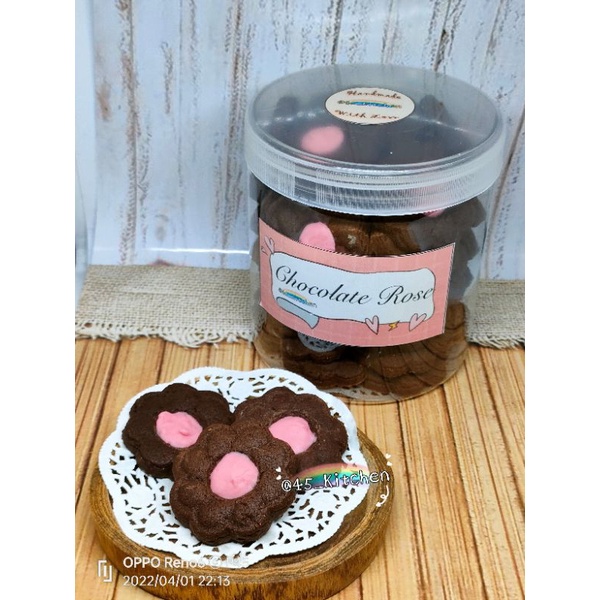 

Chocolate Rose Cookies by @45_kitchen