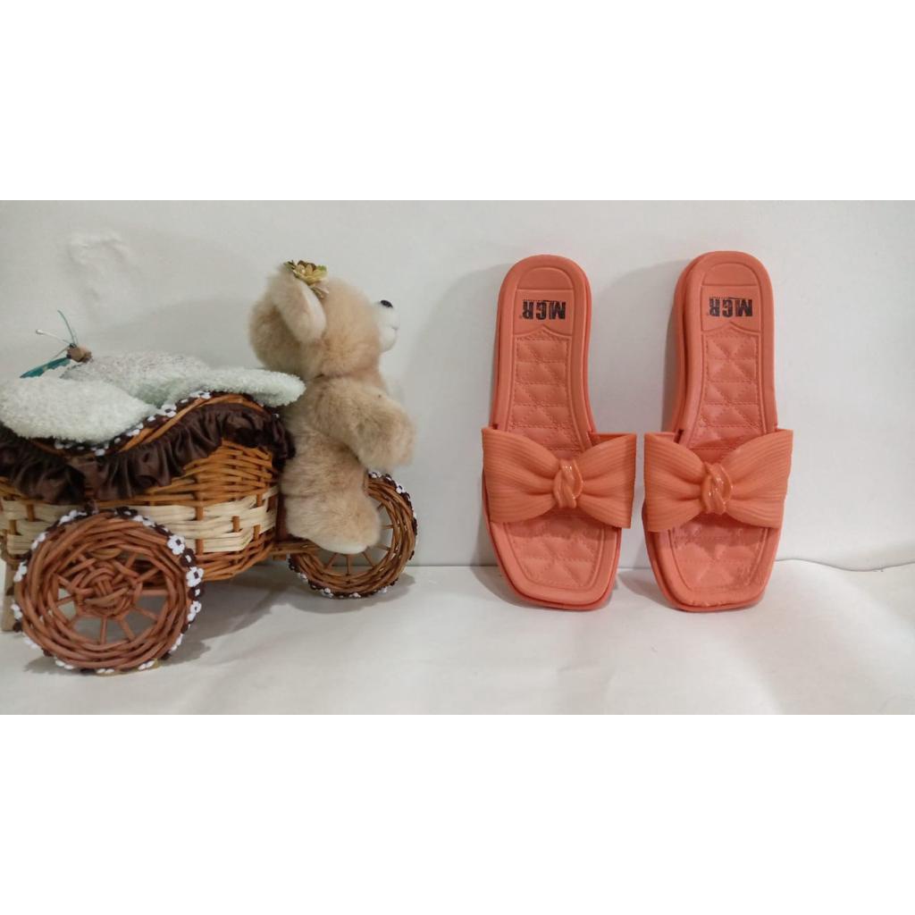 Sandal slop wanita ban pita kerutan Sol Motif super cantik mewah Import MGR Mokaya Morego Balance Breslin /Size 36-40 ( 8822 )