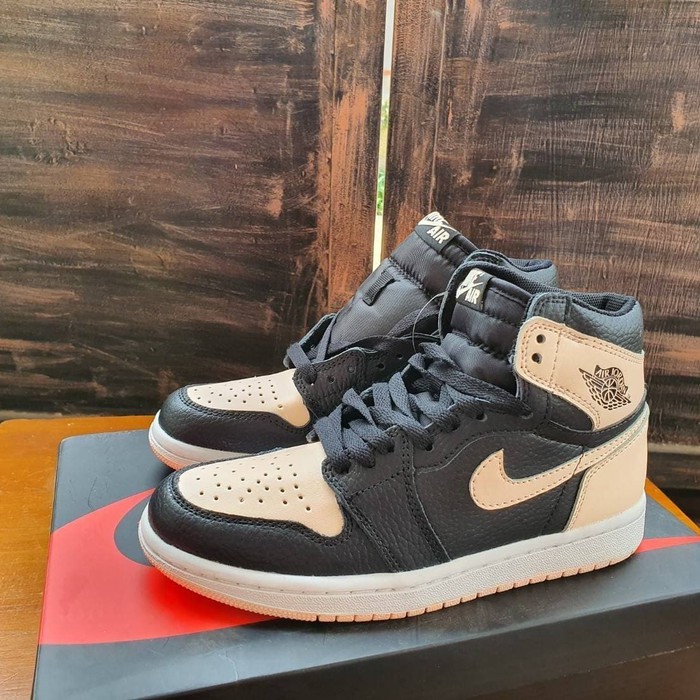 Sepatu Air Jordan 1 Mid Crimson Tint Sport Import Original Running Terbaru