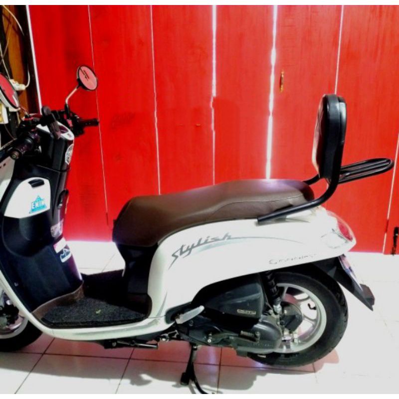 Sandaran Jok Belakang Motor Scoopy Genio