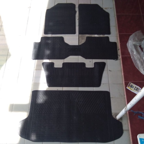 Karpet karet mobil full set Calya - Sigra - Logo SIGRA Murah