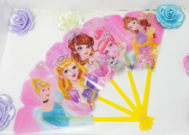 PT09 Kipas Lipat Ukuran M Karakter 22cm