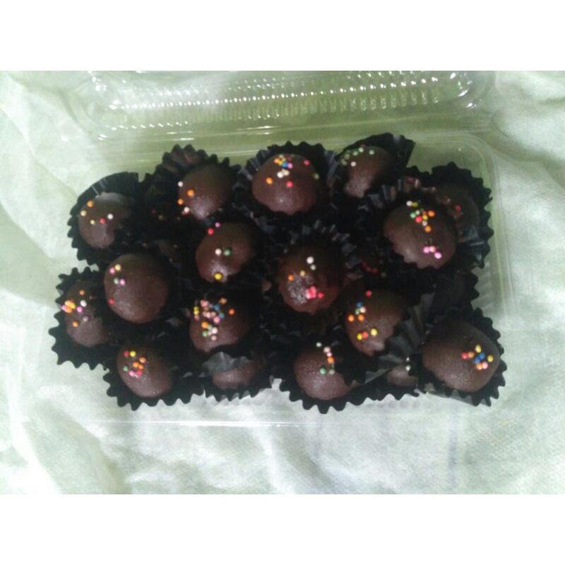 

bisball//biskuit bola coklat