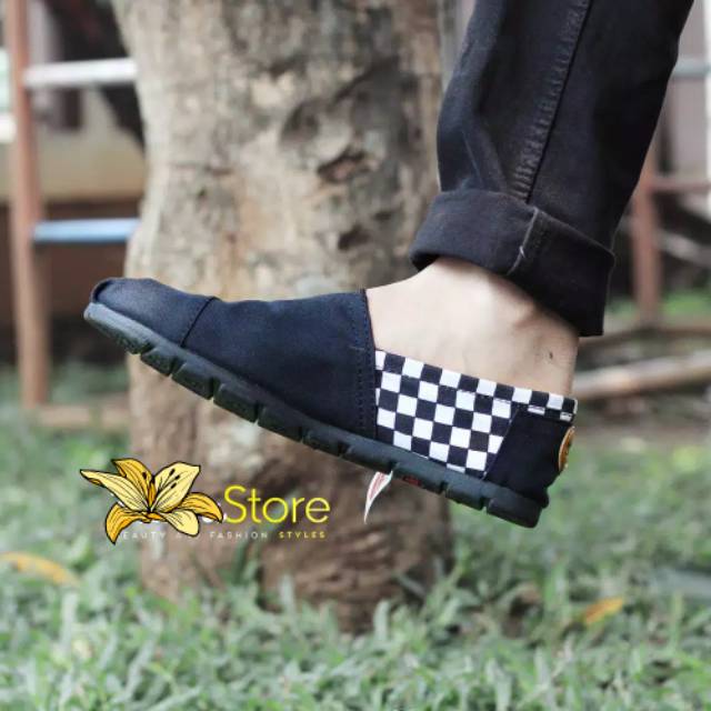 Sepatu WAKAI slip on loafer pria wanita grade ori