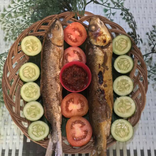 

Bandeng isi Bandung varian original dan pedas