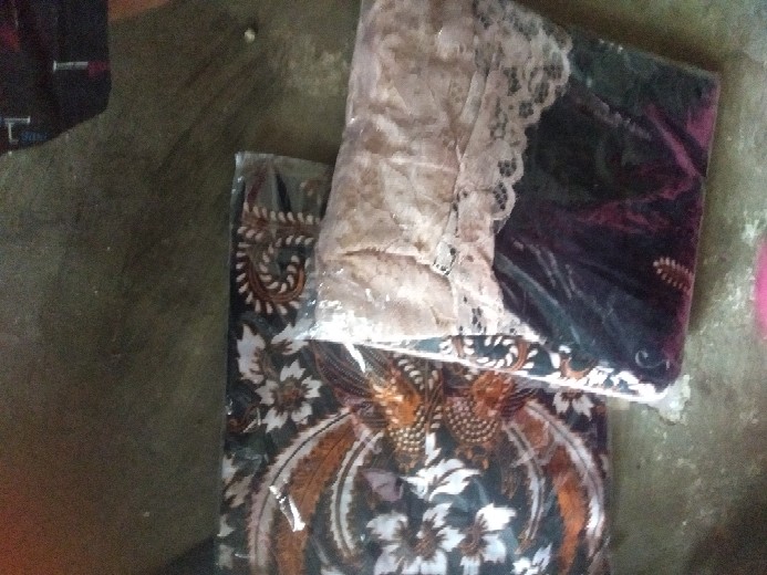 Maura Couple - Sania Ruffle Batik Couple Ori Ndoro Jowi Garansi Termurah Shopee - Syahrini Couple