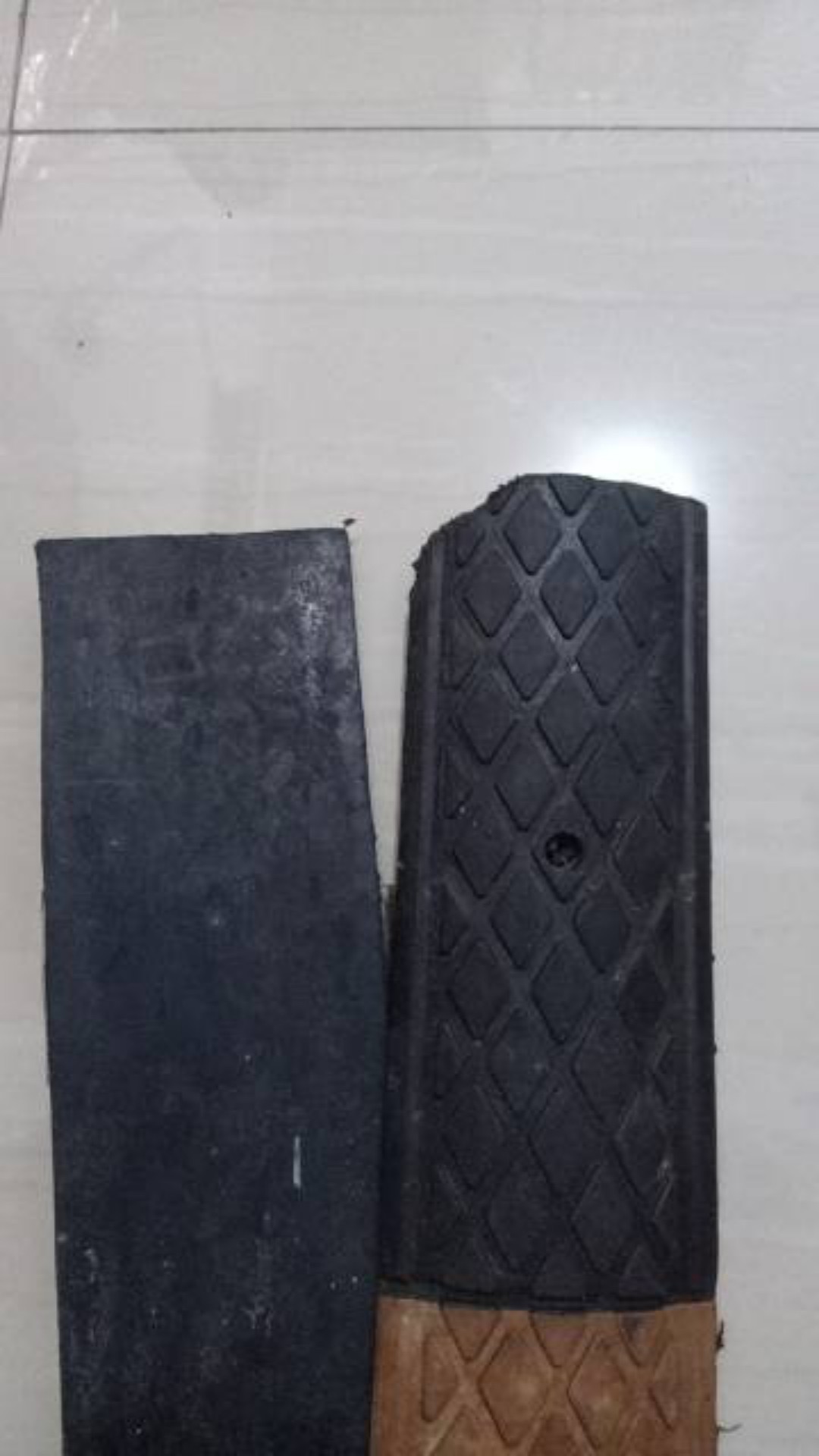 Rubber Speed Hump Lebal 10cm / Polisi Tidur / Speed Bumper