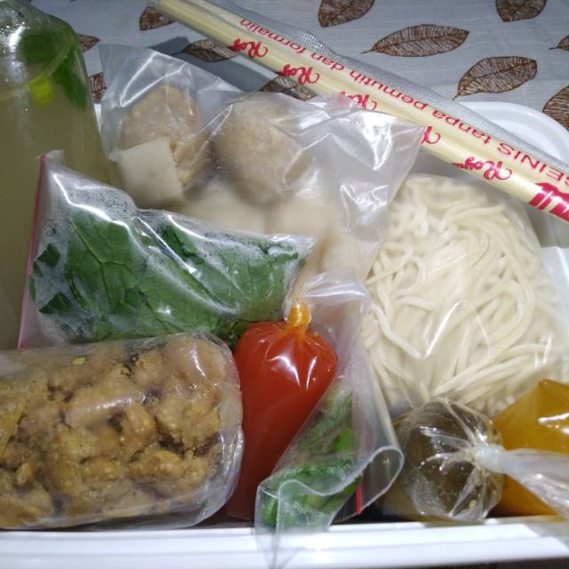 

Mie ayam pangsit bakso