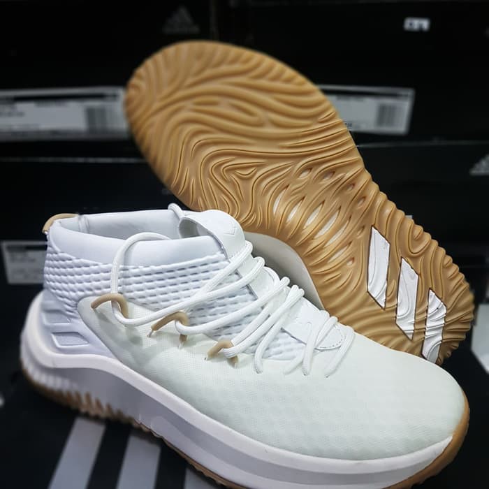 dame 4 white
