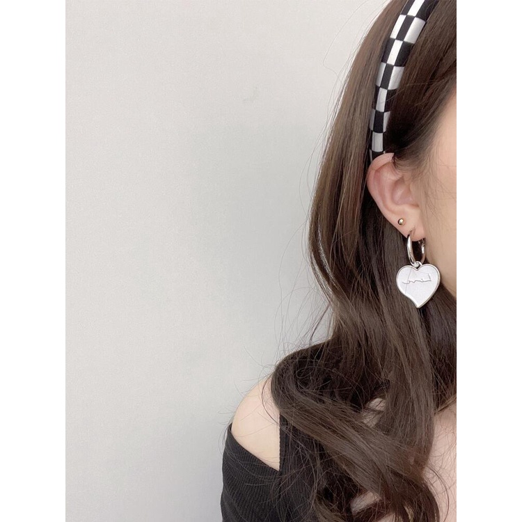 Anting Bentuk Hati Gaya Harajuku