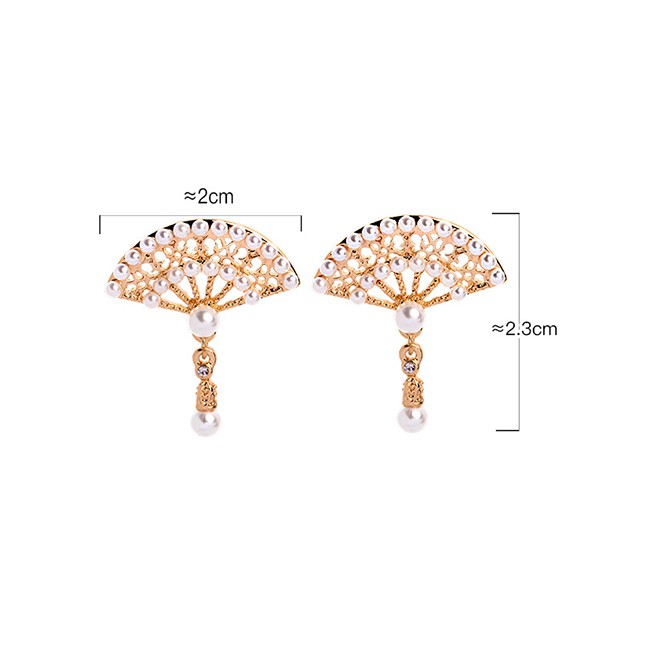 LRC Anting Tusuk Fashion Gold Pearl Fan Earrings F57853