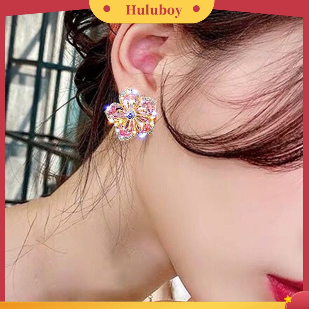 Hu Hu Hu Hu Hu Alat Bantu Pasang Kacamata♡ 1 Pasang Anting Stud Desain Bunga Glitter Bahan Alloy Tahan Lama Untuk Wanita