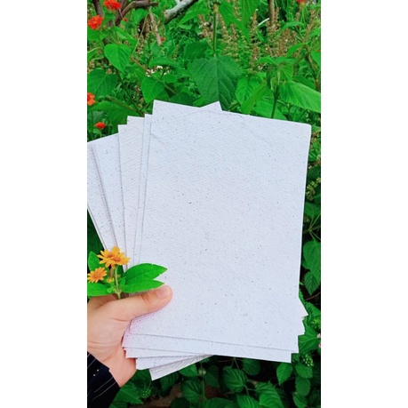 

Kertas daur ulang handmade ukuran A5 (14.8×21cm)