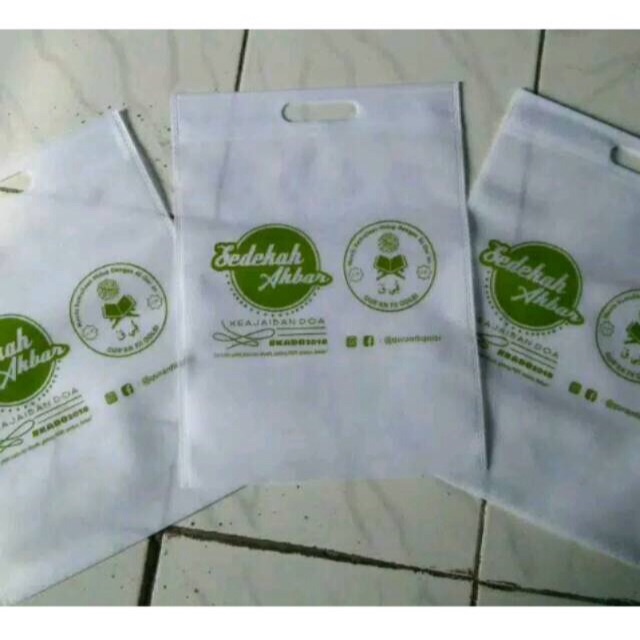 

Tas oval ukuran 25x35 sablon