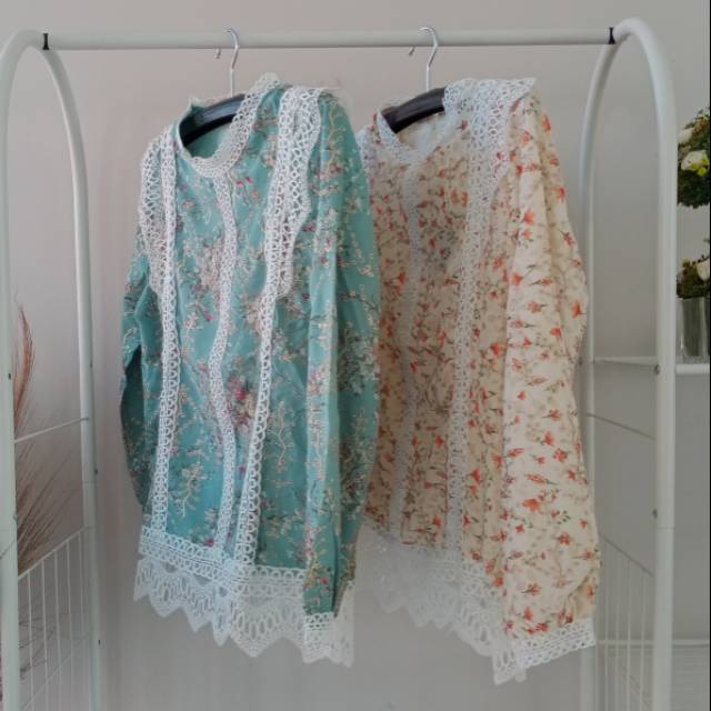 Atasan Floral
