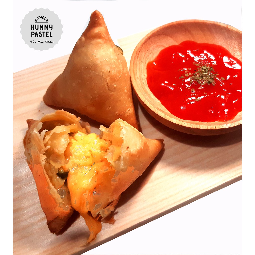 

Double Cheese Sambosa (10 pcs/pack)