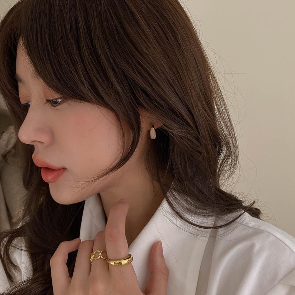 Anting Tusuk AUGUSTINA Elegan Fashion Perhiasan Wanita Emas Logam Gadis Geometris