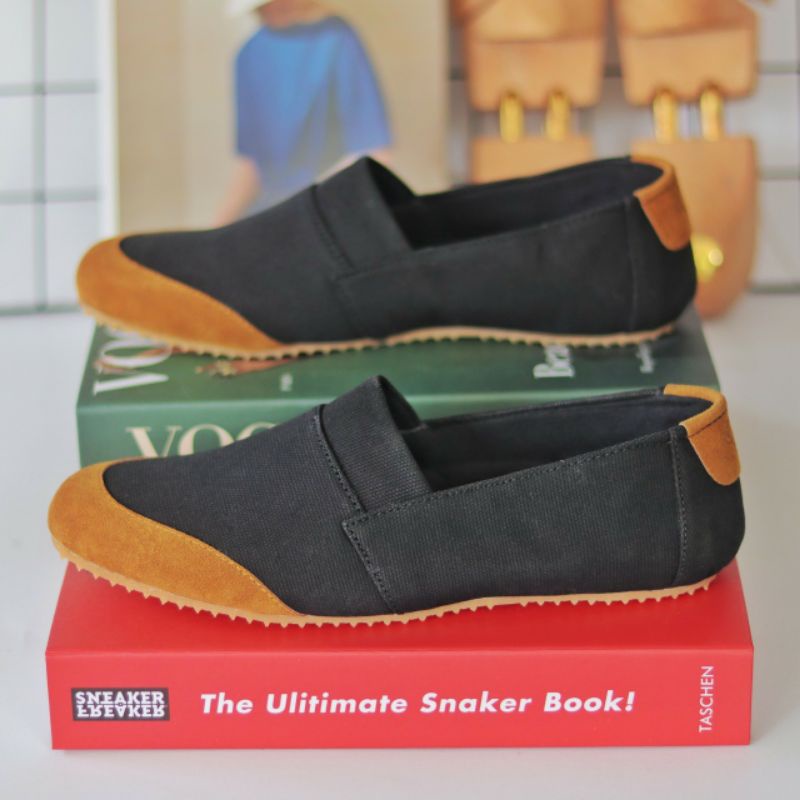 bungkusuku ken - Sepatu Casual Slip On Pria Canvas Twill Trendi