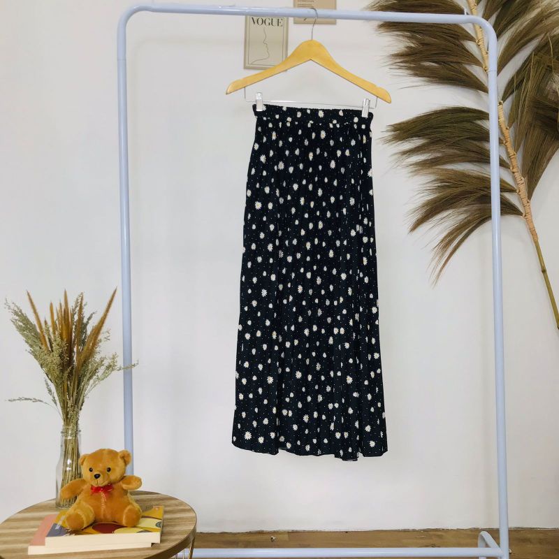 ROK PLISKET BUNGA DAISY / ROK PLISKET PREMIUM / ROK WANITA-Daisy hitam bintik