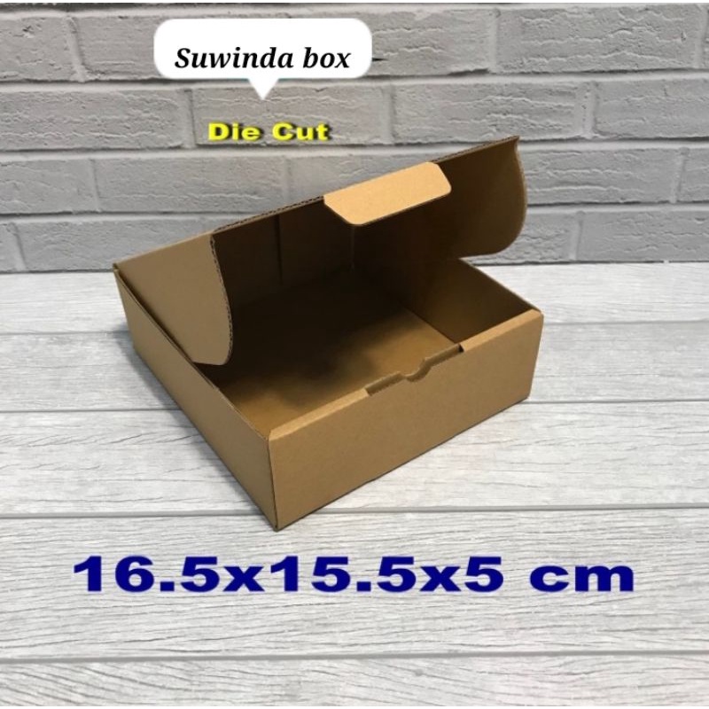 

kardus karton box Uk. 16,5x15,5x5 cm............model kardus Pizza