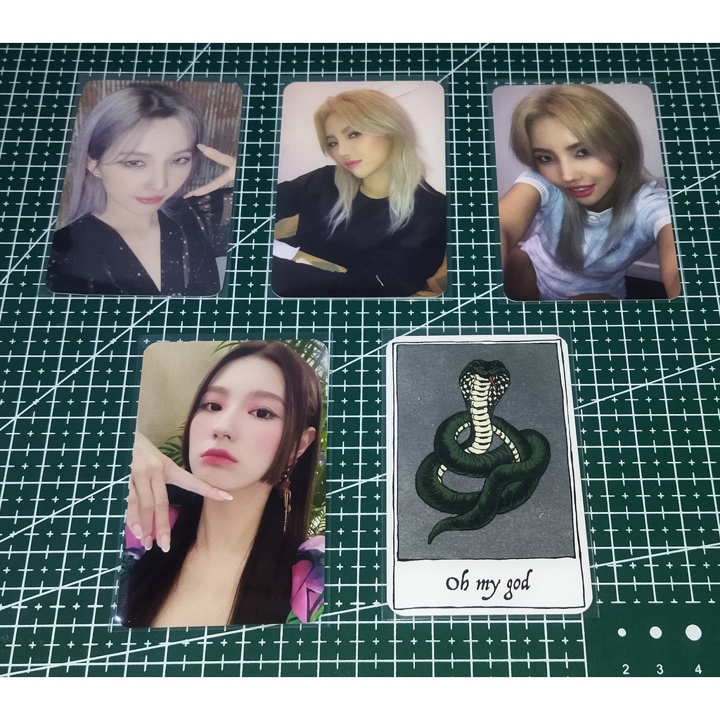 Photocard Official (G)I-DLE I burn & Windy (Soyeon, Miyeon)