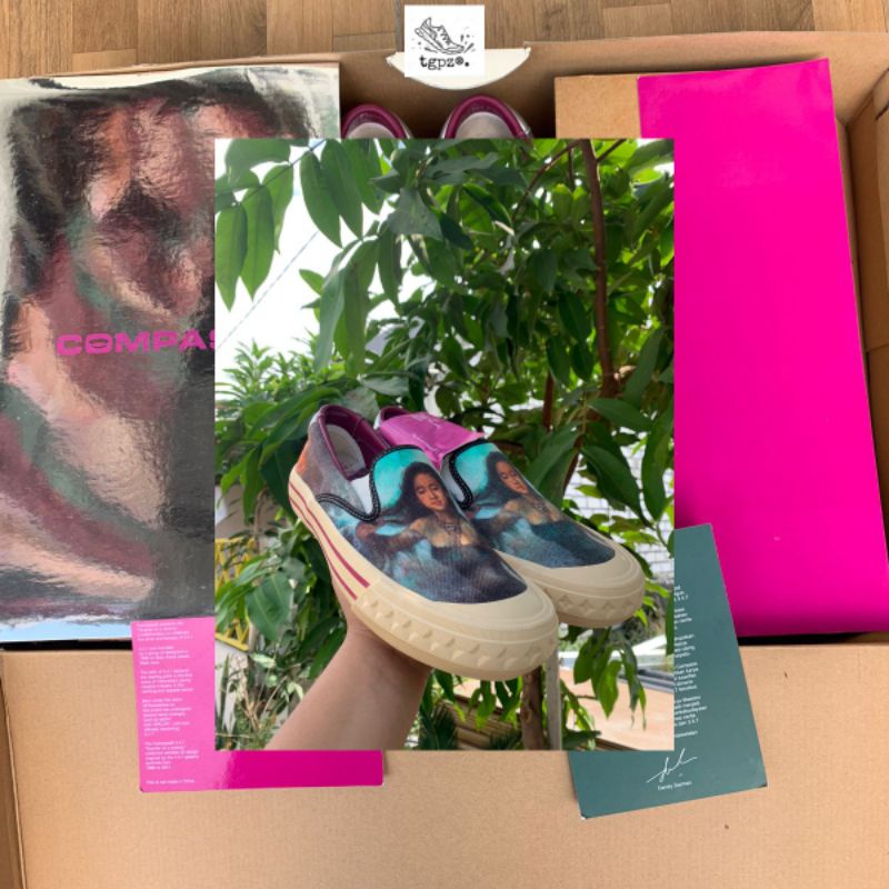 Compass x UNKL 347 Retrograde slip on Maestro "Nyi Roro Kidul" limited edition [Original 100%] size 