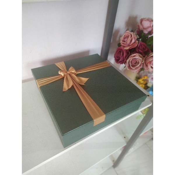 

kotak kado/Gift Box ukuran 30x30x10 (PxLXT) bisa request warna