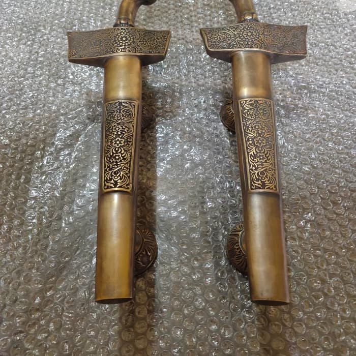Handle pintu antik bentuk keris Asli Kuningan