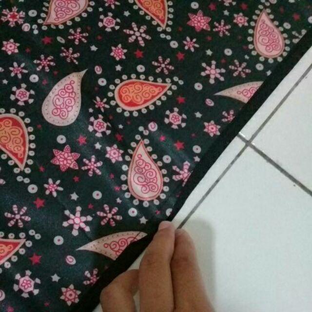 Tikar Piknik Lipat Bisa Pilih Motif Bahan Microsatin Jumbo 250 X 150 Cm