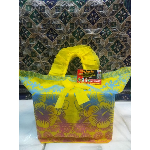 

TAS BOX NASI MOTIF BUNGA DAN PITA 22X22CM ISI 1LUSIN