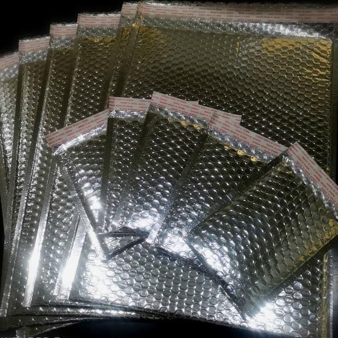 

Amplop bubble wrap lapis aluminium foil 12 x 18 cm TERJAMIN