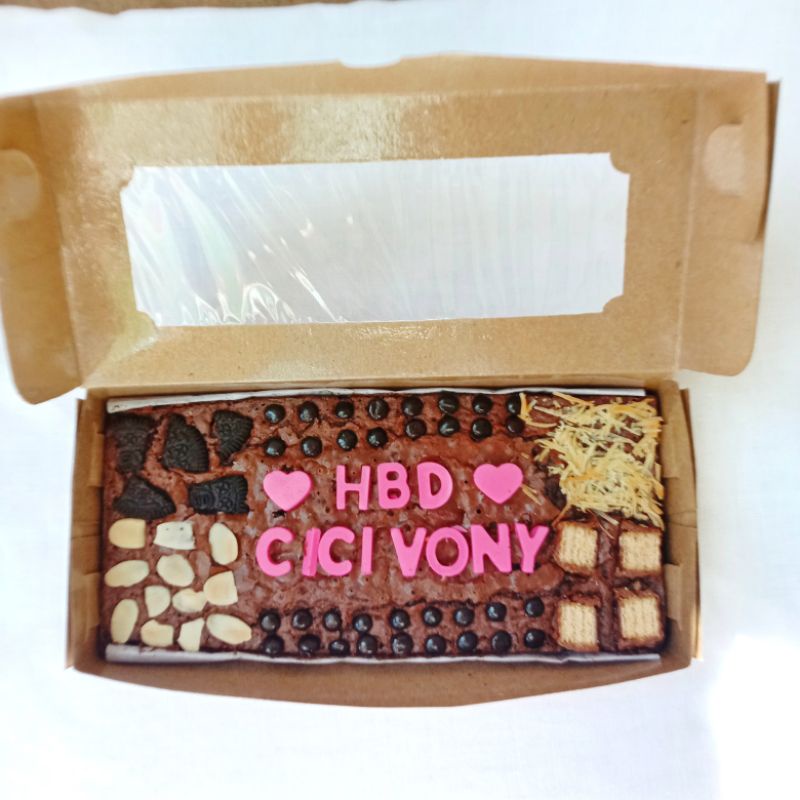 

Birthday Brownies Panggang Medium by dessert mboiss